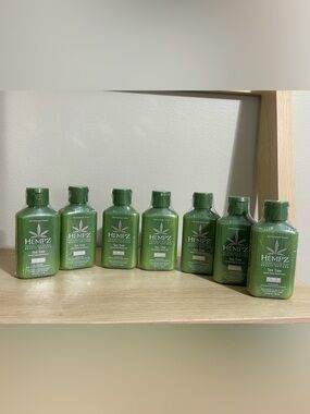 Hempz Tea Tree Herbal Body Moisturizer- mini -sealed -lot of 7 -2.25 fl oz each